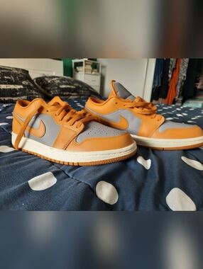 Nike Air Jordans Low Sneaker Womens 8